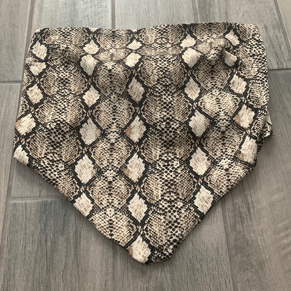 Hippie love snake print top